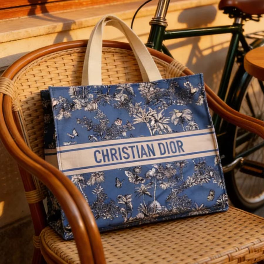 Luxury Bags Dior - Dior's luxuriöse, maßgefertigte blaue Handtasche mit