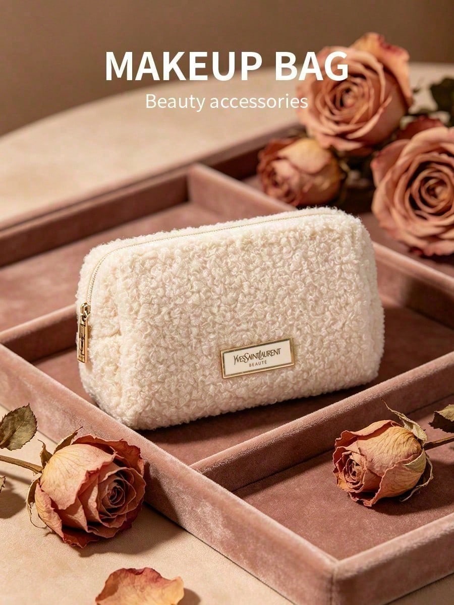Women Luxury Bags Ysl - YSL Off-White Teddy-Plüsch-Kosmetiktasche, Metall-Namensschild-Logo-Reißverschlusstasche, Weiche Flauschige