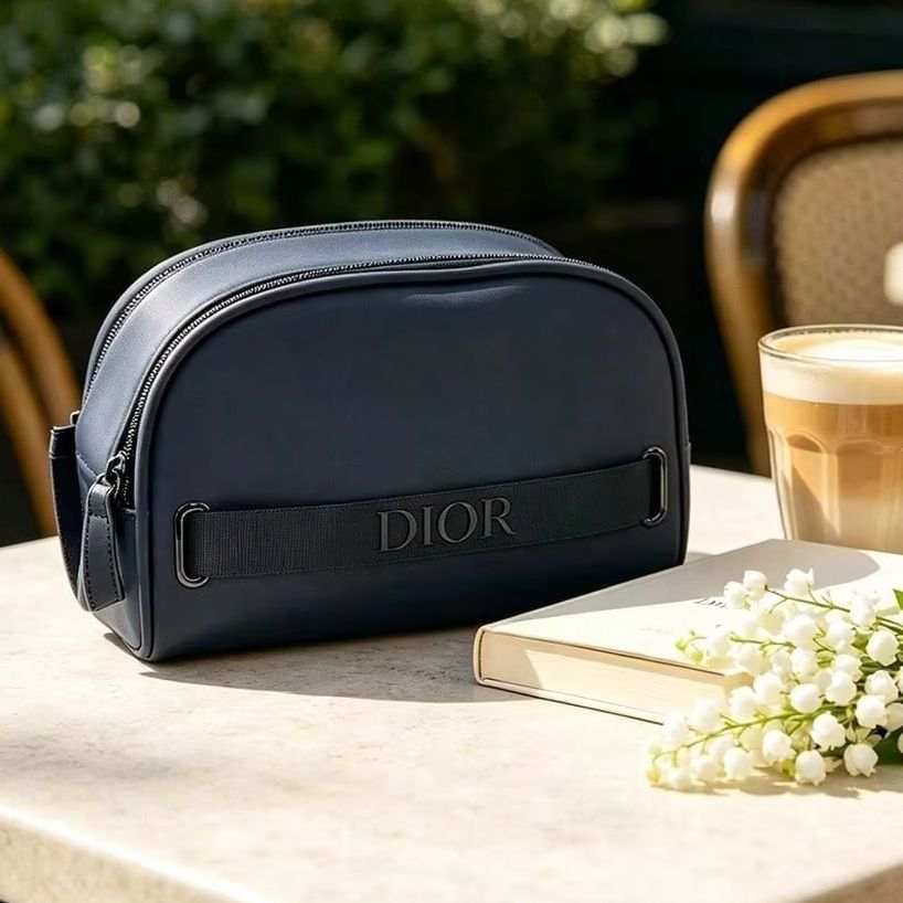 Dior Marineblaue Halbmond-Kosm – Luxury Bags Dior Bewertung und Preis